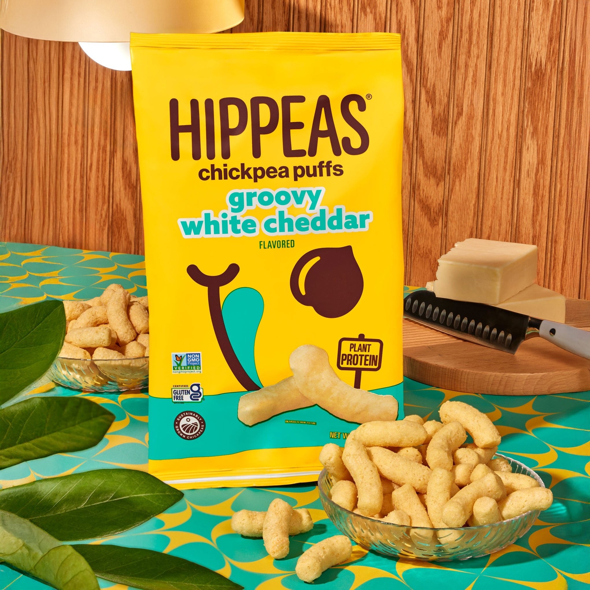 Groovy White Cheddar Puffs - Puffs | HIPPEAS
