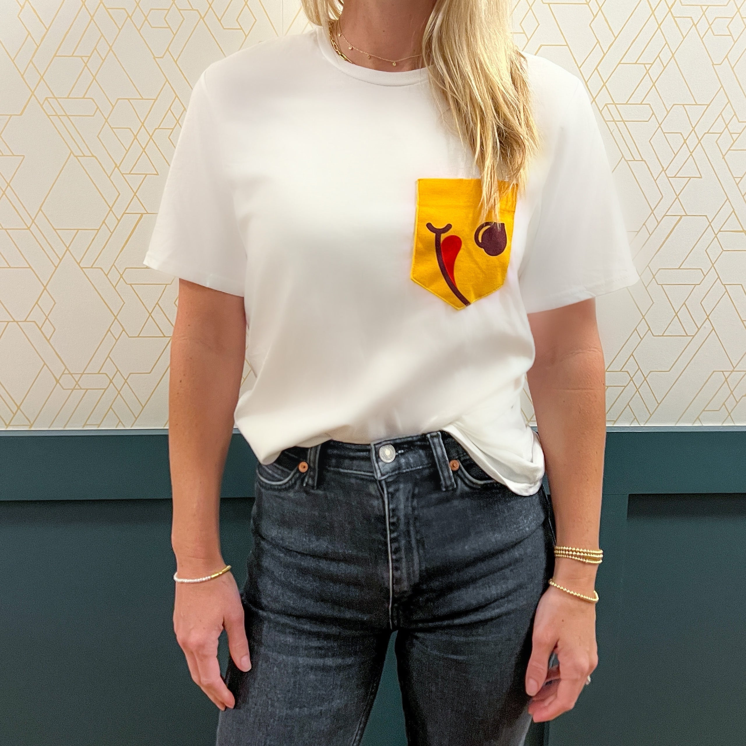 hippeas pocket tee - Apparel & Accessories | HIPPEAS